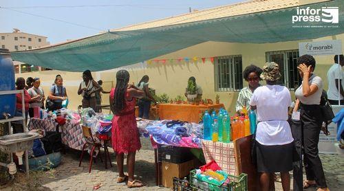 Escola Nova Assembleia (New Assembly School) celebrates Mother's Day with traditional games and fair