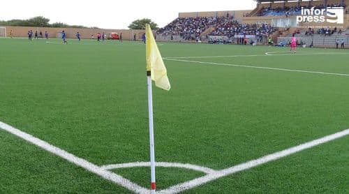 Porto Novo: Autarquia garante arrelvamento de dois campos de futebol para descongestionar Estádio Municipal
