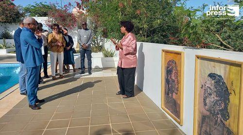 PR aprecia beleza e força da mulher cabo-verdiana numa exposição sobre “Atlântico Negro”