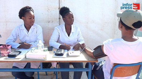 Praia: Clínica promove feira de saúde em Cidadela para angariar alimentos para famílias carenciadas da Vila Vitória