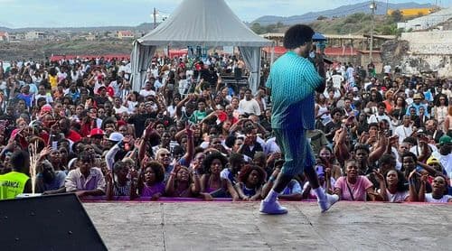Santa Cruz: Chuviscos não travam primeiro dia do Festival de Areia Grande, que reuniu milhares de pessoas até ao amanhecer