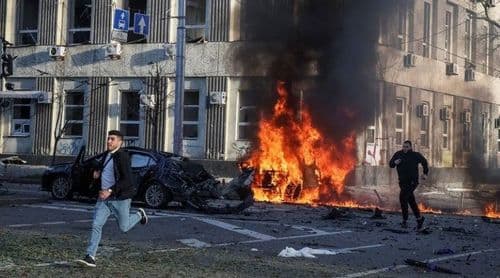 Pelo menos cinco mortos, 33 feridos e 3.500 pessoas sem gás em ataque russo à Ucrânia