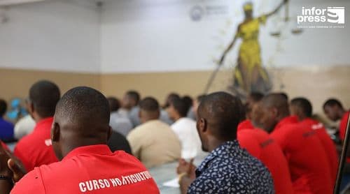 Cadeia da Praia: IEFP aposta na reinserção de 27 reclusos através do curso de Cuidadores de Dependentes