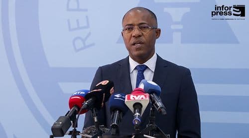 PM denuncia alegada instrumentalização da justiça e garante que Governo manterá foco na governação