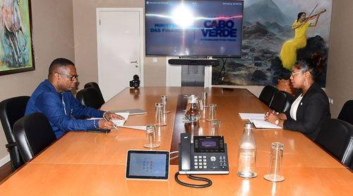 Porto Novo/Cheias: Desbloqueio de apoios abordado entre autarca e ministro das Finanças 