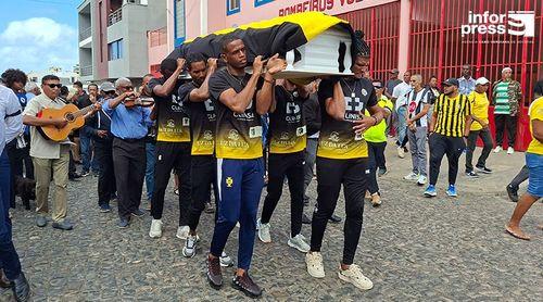 Santo Antão: Antigo desportista, autarca e deputado Tony Leite foi a enterrar na Ponta do Sol