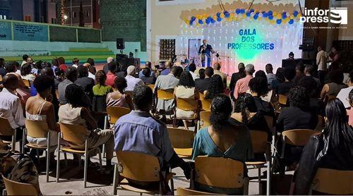 Ribeira Grande: Delegação do ME reconhece classe dos professores com certificado durante uma gala 