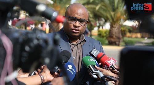 Liberdade de Imprensa: Ajoc alerta para “crescente pressão política e fragilidade económica” dos órgãos de comunicação social