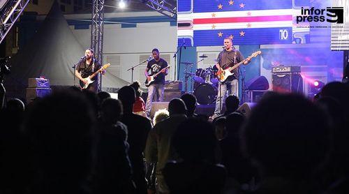 Grito Rock Praia: Banda Primitive abre festival comactuação vibrante 