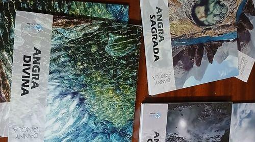 Praia: Danny Spínola celebra 33 anos de carreira com apresentação de trilogia literária  