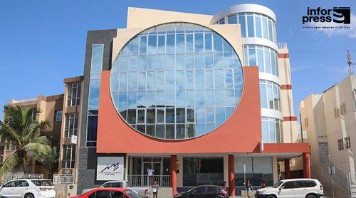 Preços das importações caem 0,4% e exportações sobem 2,7% em Novembro de 2025