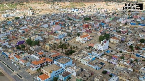 City Council of Maio meets with emigrants in order to discuss the island’s development