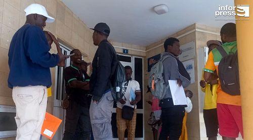 Praia: Imigrantes Africanos pedem menos tempo de espera na entrega de títulos de residência