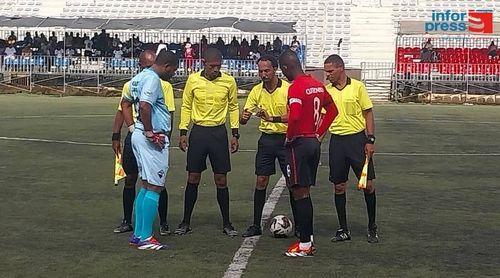 Futebol/Campeonato CV: Académica da Praia e Scorpions anulam-se (0-0) num jogo morno e em tarde cinzenta 
