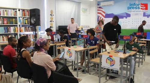 Casa da Ciência da Praia mobiliza 20 jovens para primeiro torneio nacional do Cubo Mágico
