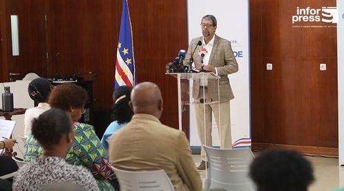 Saúde: Ministro revela 600 idosos isolados e defende democratização do acesso aos cuidados paliativos