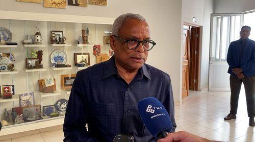   PR considera “enriquecedora” visita ao Sal e alerta para abandono escolar