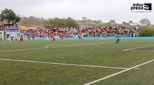 Futebol/Fogo: Campeonato entra na segunda volta com quatro equipas a discutir a liderança