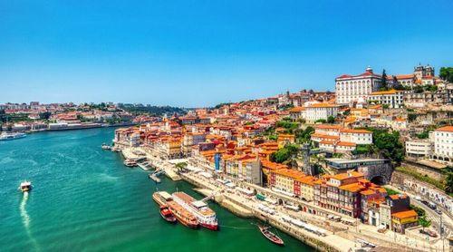Associações de estudantes promovem sessão de esclarecimento sobre o ensino superior em Portugal