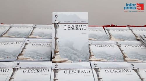 Obra “O Escravo”, de José Evaristo de Almeida, apresentada em nova edição na Praia