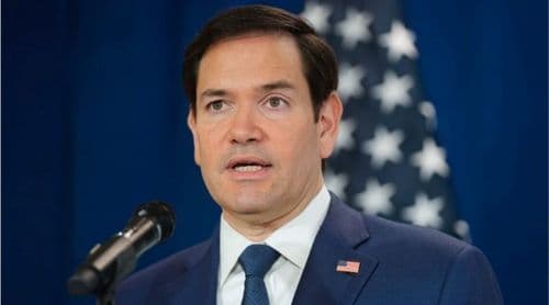 Chefe da diplomacia dos EUA visita Vaticano e Roma após críticas de Trump