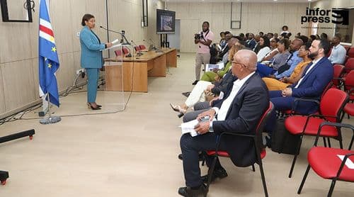 Protecção das crianças exige responsabilidade partilhada entre Estado, sociedade e família – ministra