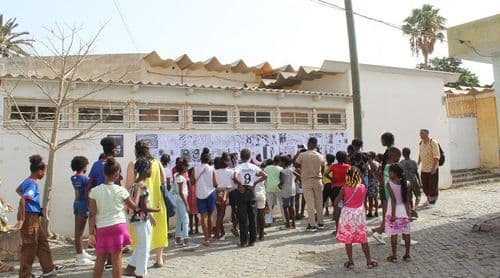 Praia: Jornada de arte sustentável termina com mural colectivo produzido por crianças