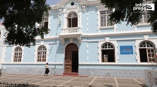 Side Image 2