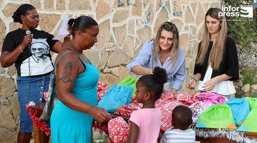 Maio: APESC distribui presentes a filhos de pescadores e peixeiras no âmbito do Natal solidário
