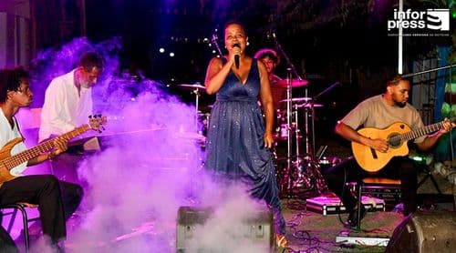 Maio: Morna & Jazz Night brings together hundreds of people in a concert celebrating music.