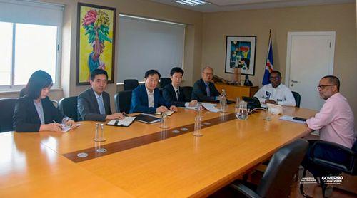 Governo explica ao embaixador da China medidas contra certos empresários deste país