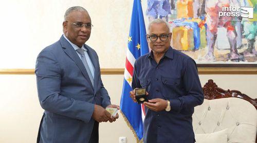 Óscar Santos destaca simbolismo das moedas dos 50 anos da independência e do Banco Central