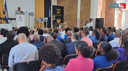 Santa Catarina: PR exorta comunidade educativa do Liceu Amílcar Cabral a estimular inovação e mudança