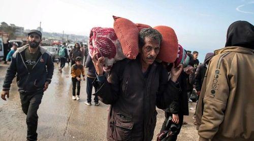 Centenas de palestinianos começam a regressar ao norte de Gaza