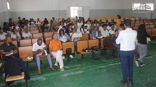 Brava: Membro da CNPD alerta para perigos da Internet e falta de conhecimento dos jovens sobre protecção de dados