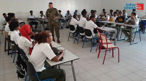 Forças Armadas realizam palestra na Escola Secundária Cónego Jacinto em comemoração ao Dia da Defesa Nacional