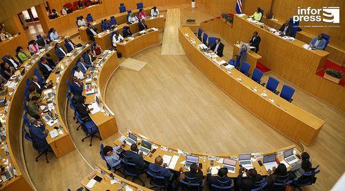 Parlamento aprova voto de pesar pelas vítimas das cheias em São Vicente