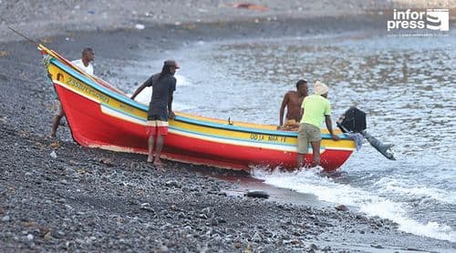 Santa Catarina: Preço dos combustíveis condiciona actividade piscatória em Rincão - pescadores