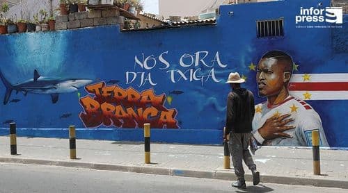 Praia: Bairro da Terra Branca vence concurso com a melhor decoração urbana sobre Tubarões Azuis