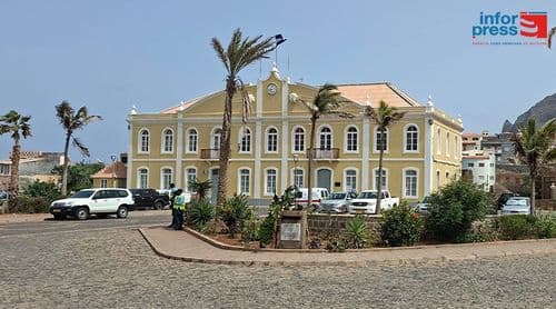 Santo Antão: Moradores da Ponta do Sol reconhecem avanços mas alertam para obras paradas e problemas na orla marítima