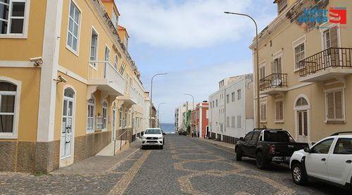 Santo Antão: Ribeira Grande reforça frota escolar com novo autocarro
