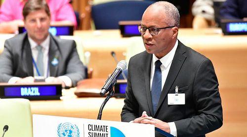 Primeiro-ministro alerta para urgência de meios compatíveis para cumprimento do Acordo de Paris