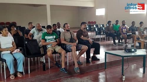 São Nicolau: Projecto Eco-Raízes capacita operadores turísticos sobre conservação dos ecossistemas marinhos
