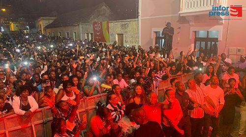 Picos: Ana Mileida e Milene provaram que batuco “está na moda” no festival que terminou depois das 10:00