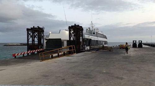 Maio: Desassoreamento da rampa metálica permite atracagem do navio Kriola