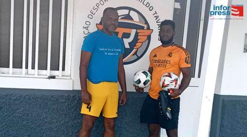  Porto Novo: Ex-atleta oferece materiais desportos à escola de iniciação Rildo Tavares