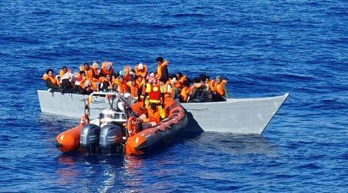 Resgatadas 217 pessoas em três barcos próximo das ilhas Canárias