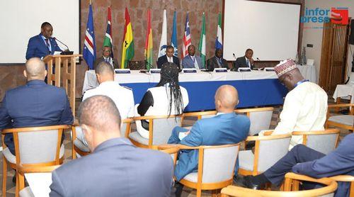 Cabo Verde trabalha para harmonizar normas internacionais de segurança aérea estabelecidas pela ICAO - ministro