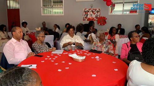 Roda de conversa debate avanços e desafios das mulheres durante os 50 anos da independência de Cabo Verde (c/áudio)