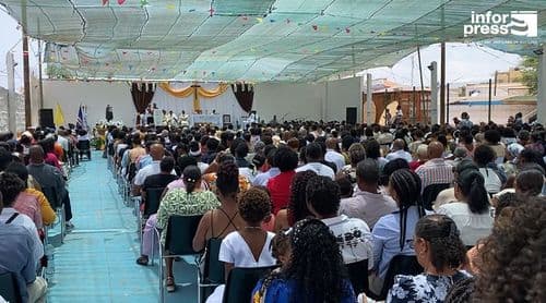 Ilha do Sal: Centenas de fiéis celebram Santo António em Espargos com procissão, missa solene e baptismo de nova avenida